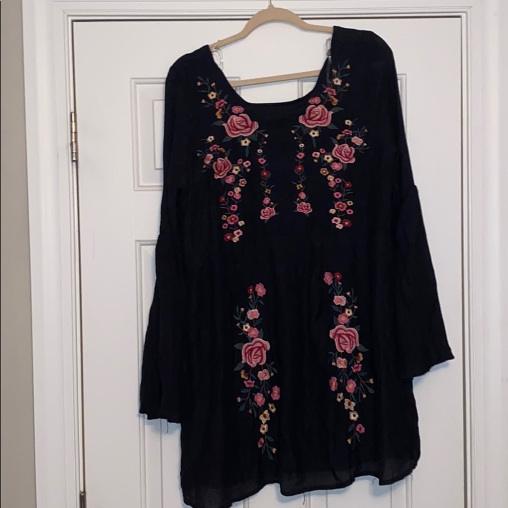 Black Long sleeve dress with Bellbottom sleeves